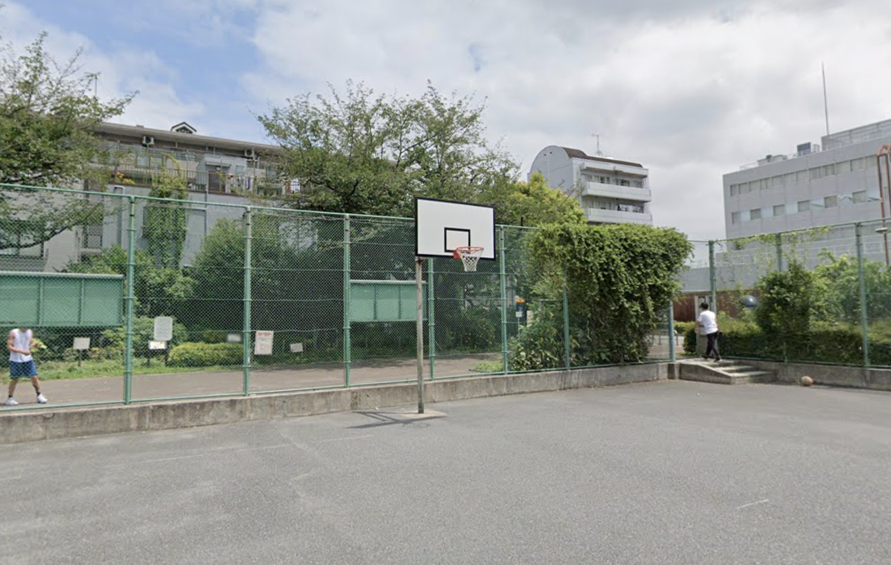 東京都新宿区のバスケのゴールがある公園7選 バスケ初心者用メディア ブザビ